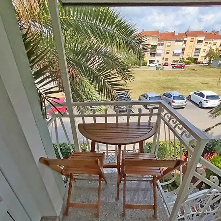 Apartments Azalea, Umag Exterior photo