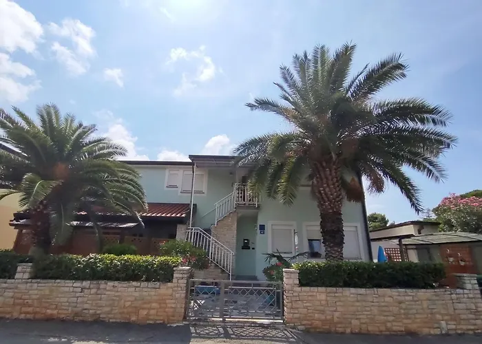 Apartments Azalea, Umag