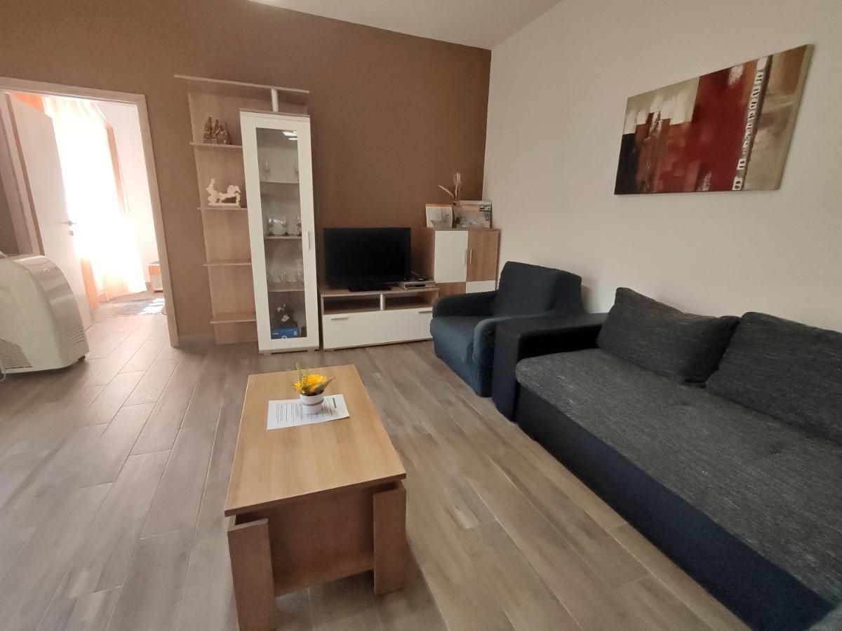 Apartman Azalea, *