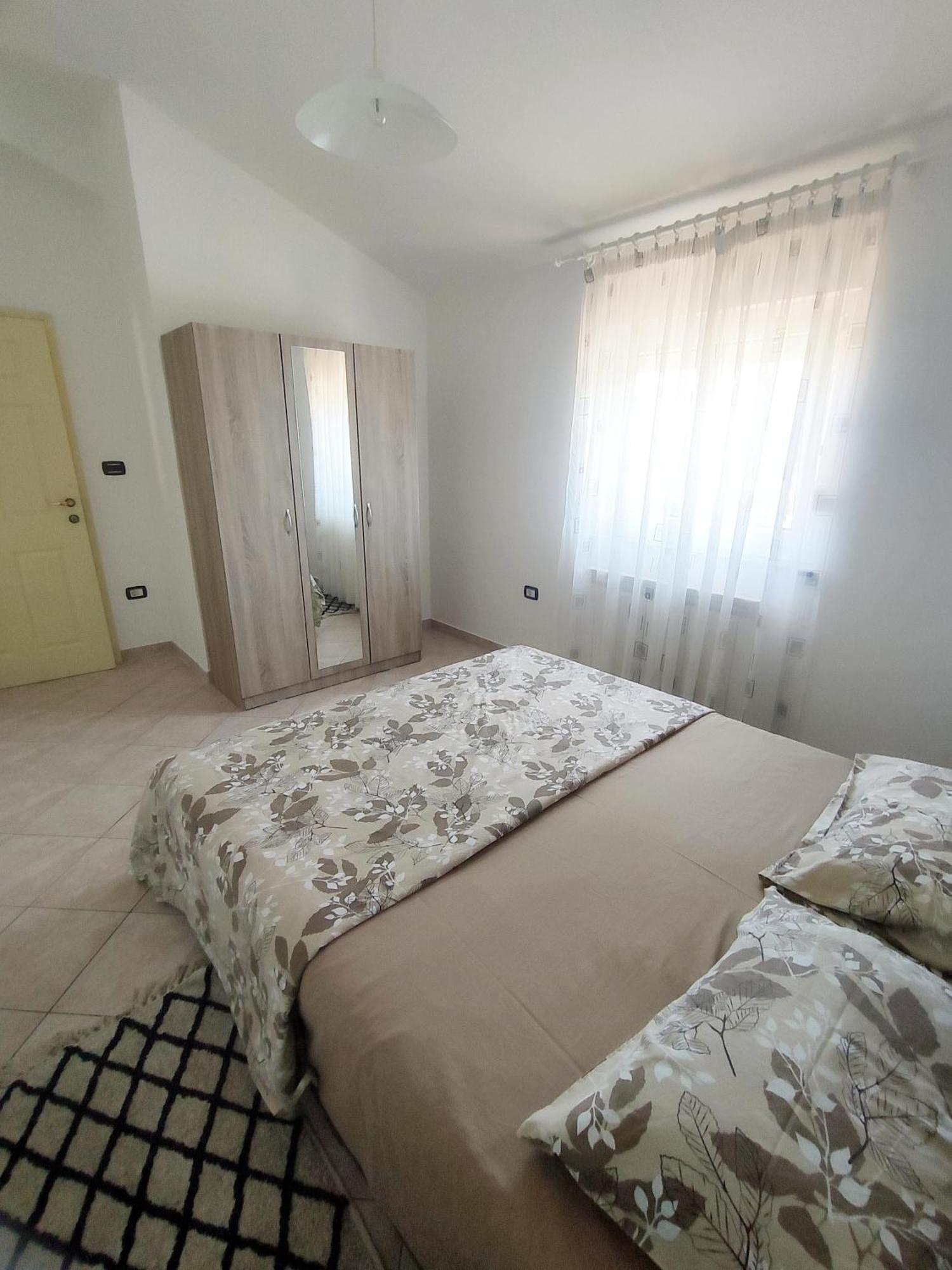 Azalea, Apartman Umag